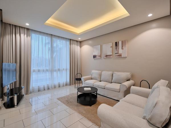 Foto 1: Hamad - Salmiya -Family only