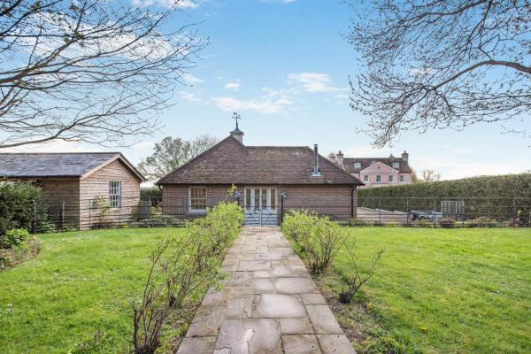 2 Bed In Stoke Oc-c41361 - Highclere