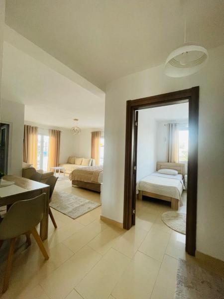 Auf dem Foto ist das Objekt Dizara Apartman's in der Stadt Ulcinj zu sehen.