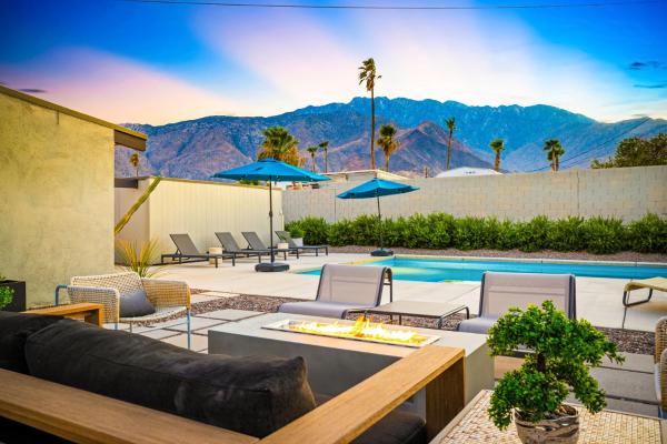 20% Off May Perfect For Families -Pool Hot Tub - Palm Springs, CA