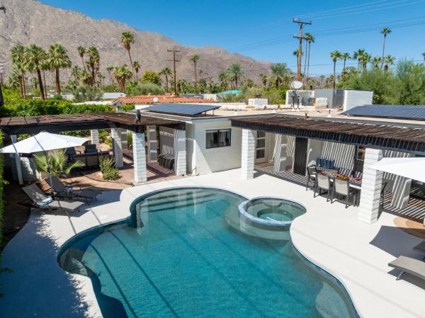 Sunny Dreams - Palm Springs, CA