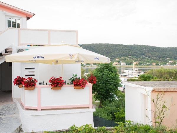 Apartments With Parking Space Supetarska Draga - Donja, Rab - 25686 - Lopar