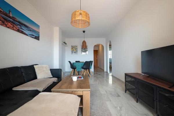 Sunny 2br Apartment Near Faro Beach With Balcony - Mijas