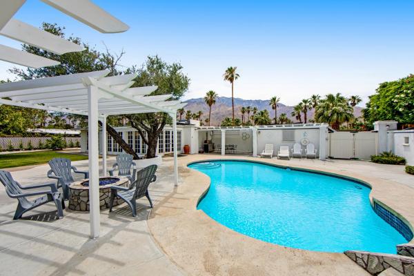 Desert Style - 4102 - Palm Springs, CA