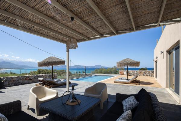 A la foto es mostra l'objecte Aristotelis Residence - Sea View Sunset Villa Walk to Beach by etouri situat a la ciutat de Petres.