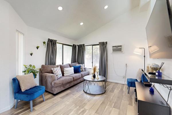 Adobe Sunburst- 69374 - Palm Springs, CA