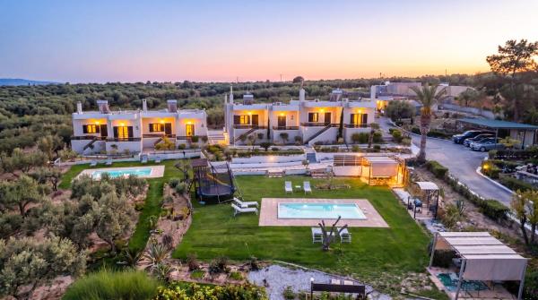 Seaside Gem Near Heraklion, Villa Maro's Getaway - クレタ島