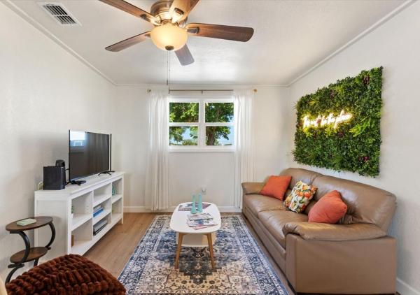 Lakeside Escape|2br Cozy Lux Cottage|near Disney - Carousel, Lake Wales
