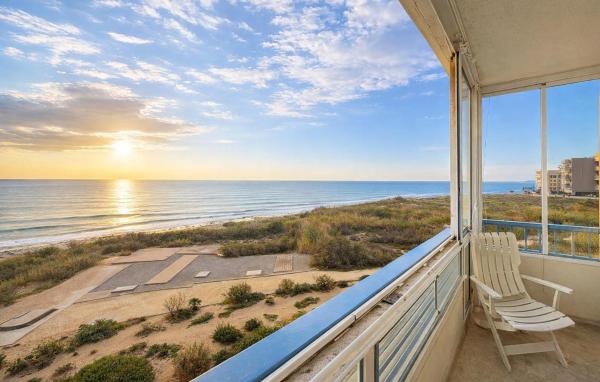 Awesome Apartment In El Campello - Alicante