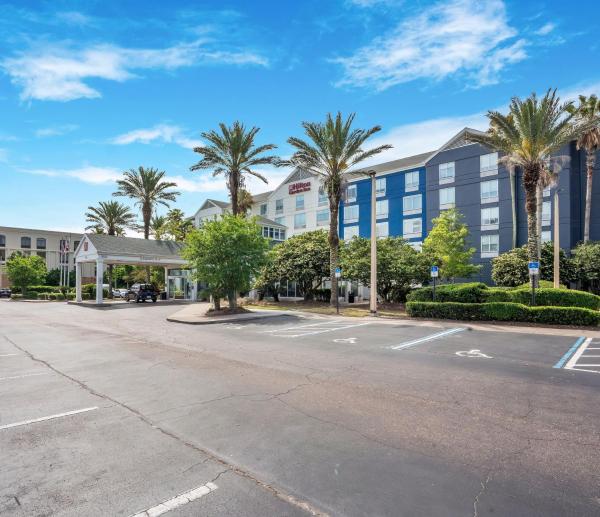 A la foto es mostra l'objecte Hilton Garden Inn Jacksonville Airport situat a la ciutat de Callahan.