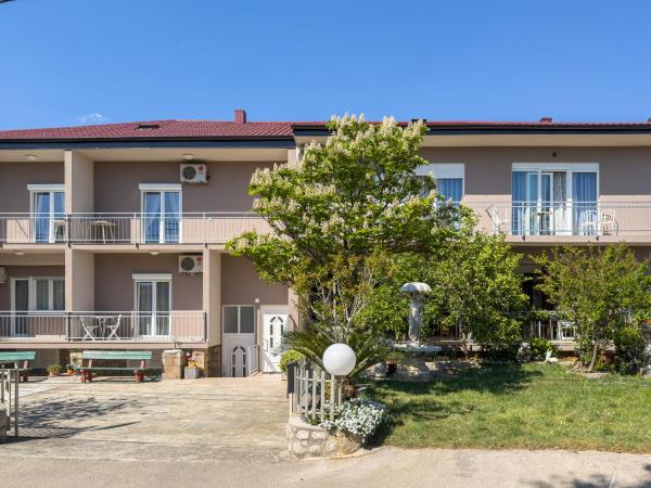 Tinka, Apartment No 5 - Starigrad