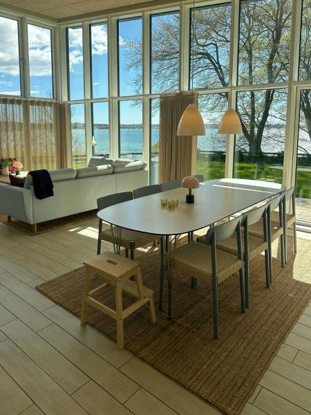 First-row Holiday Home With A Fantastic View - Ebeltoft