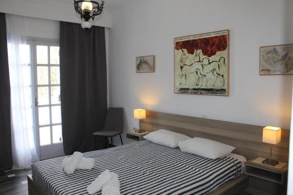 Tritonas Rooms - Santorini