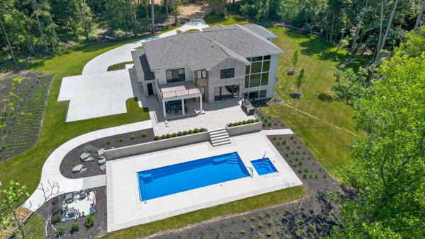 Dunegrass Path By Juniper Holiday + Home - Stevensville, MI