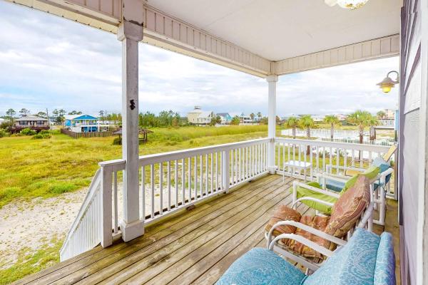Colorful Duplex Apartment With Porch Wifi & Central Ac - Walk To The Beach - 굴프 쇼어스
