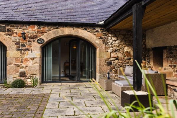 På billedet ses objektet Fern Cottage beliggende i byen Akeld.