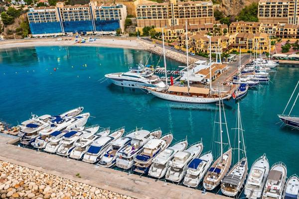 Na fotografii je vidět objekt I love Marina Greenwich, Altea nacházející se ve městě Altea.