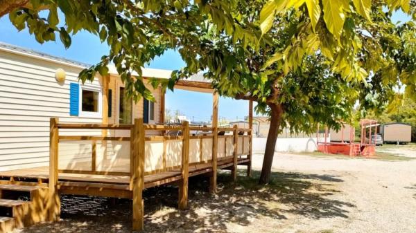 Zecamping 3 éToiles Piscine En Bord De Létang De Berre - Fos-sur-Mer
