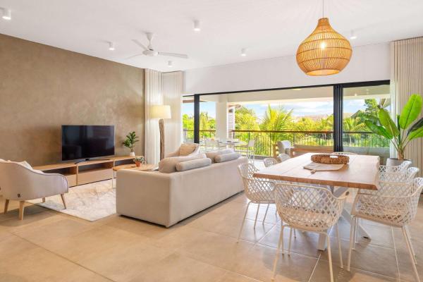 Azure River - Modern 3br Estuary Waterfront - Mauricio