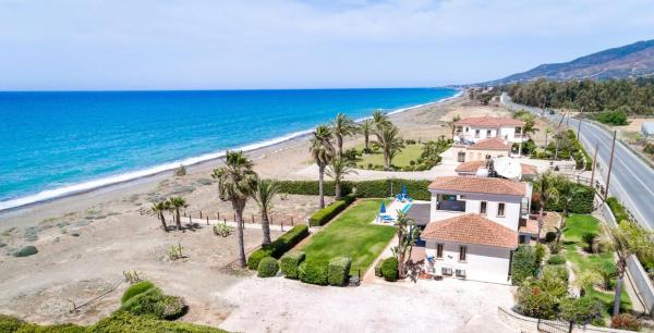 Seafront Villa Ocean Pearl - Private Beach Area & Pool - Argaka