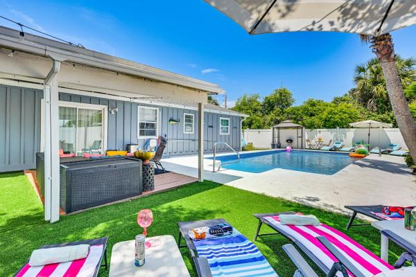 Outdoor Oasis & All-ages Fun! Gulf Coast Getaway - Hudson, FL