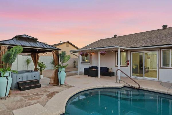 Sonoran Sun Retreat On Dahlia - Pool & Hot Tub! - Sun City