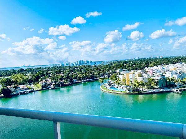 Ocean & Bay Views 2br 2ba Beach Condo Parking - Miami Beach, FL