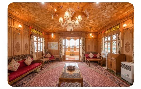 A la foto es mostra l'objecte The Martin's Houseboat situat a la ciutat de Srinagar.