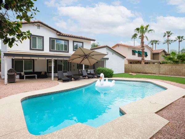 A la foto es mostra l'objecte Sereno - Sparkling Pool - Near Scottsdale Quarter situat a la ciutat de Phoenix.
