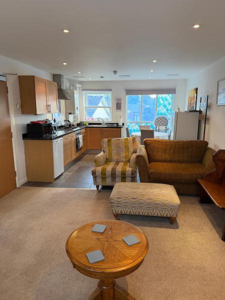 Sleeps 6, First Floor, Parking, Beautiful Market Town, Hafren, Clywedog, Llani - Wales