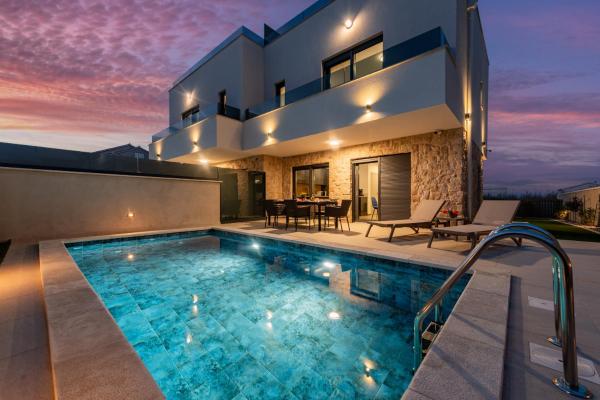 Seaview Villa Sal With Pool, Jacuzzi And Sauna - Nin