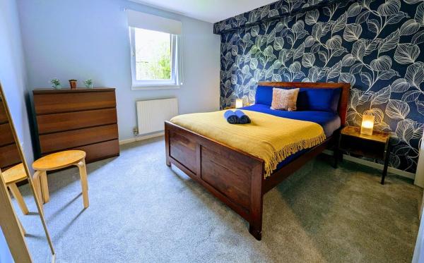 Spacious 2bd Flat Close To City Centre Great Area - Edinburgh