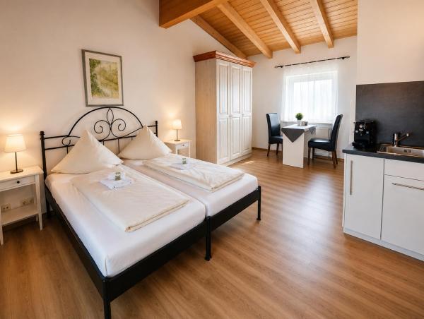 Dorfschänke Deggendorf Hotel & Apartmenthaus - Deggendorf