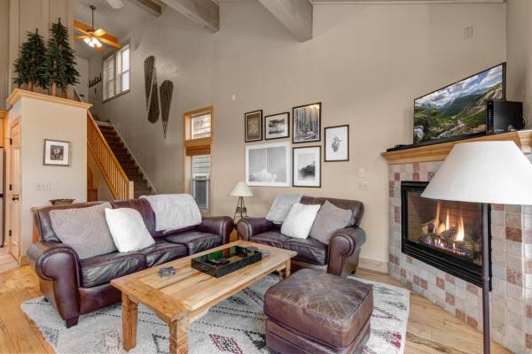 Walk To Ski Slopes Trails Charming 3-bedroom Private Home With Private Hot Tub Two Gas Fireplaces And Ac Pea-1260 By Kbm Resorts - Sundance Film Festival