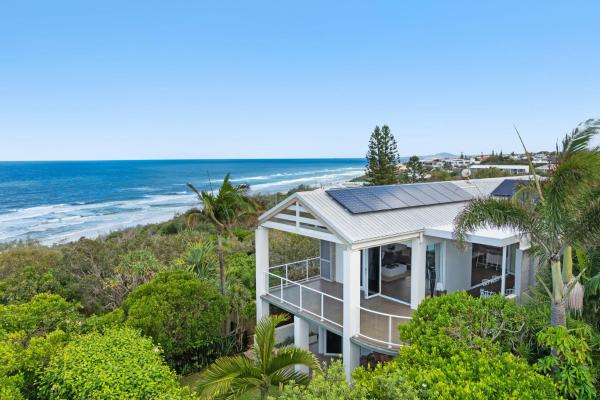 Aqua North House, Ocean Views & Pool - Noosa Heads