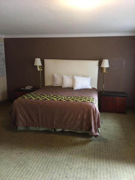 Στη φωτογραφία φαίνεται το αντικείμενο American Inn Stockton που βρίσκεται στην πόλη Stockton.
