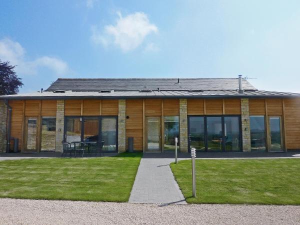 Photo 9 : Spacious, well presented modern house