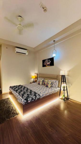 Budget & Couple Friendly Studio In Alpha 2 Near Metro & Expo Mart - Dadri