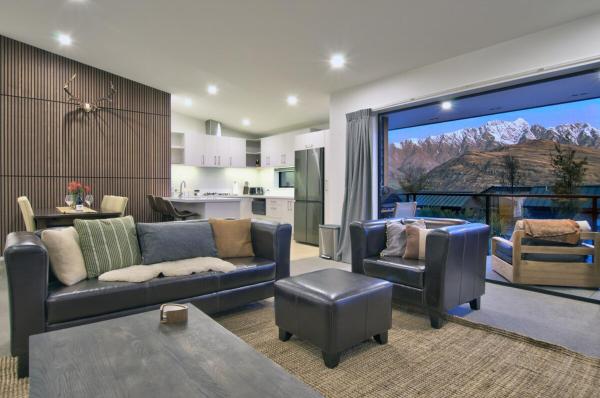 Alpine Escape - Modern & Central - Queenstown