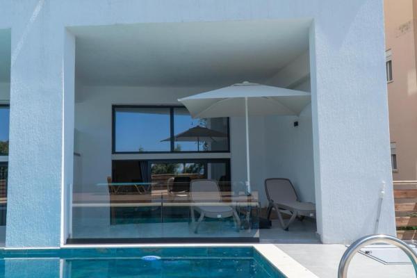 Panorama Pool Duplex 1 - Sarandë