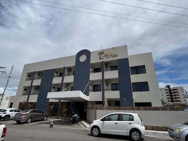 Na zdjęciu widoczny jest obiekt Tropical Praia Hotel położony w mieście Aracaju.