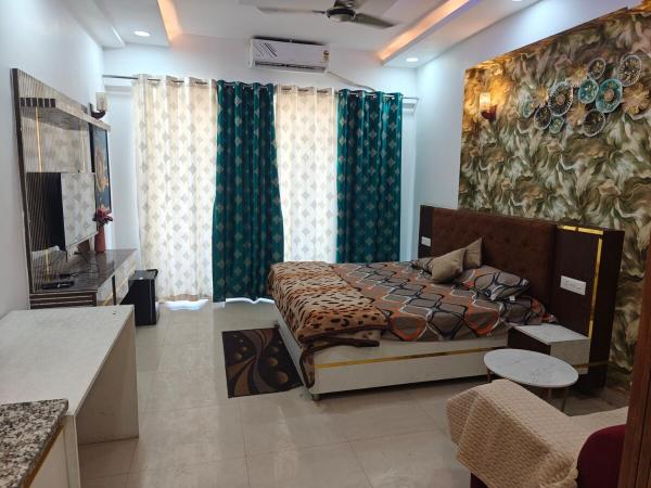 The Abode Escapes - Noida