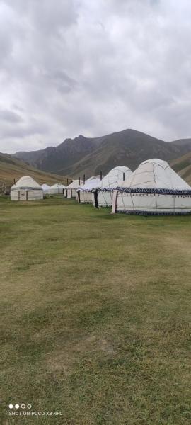 Rafael's Yurt Camp - Tash Rabat - 吉爾吉斯