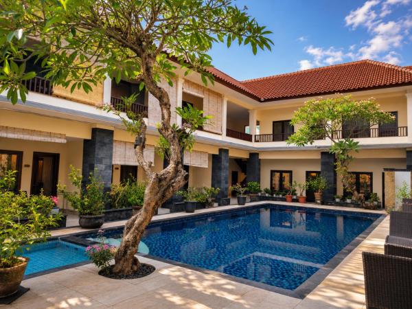 På billedet ses objektet Radha Bali Hotel beliggende i byen Kuta.
