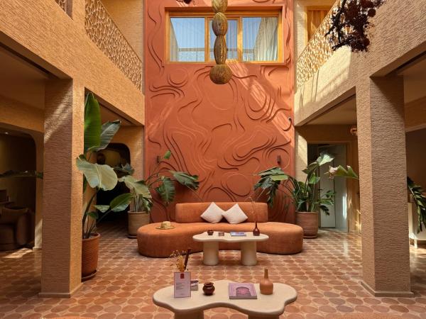 A la foto es mostra l'objecte Maison Nalos situat a la ciutat de Marràqueix.