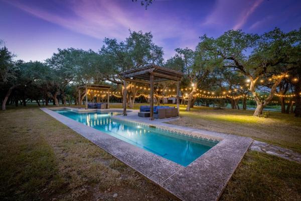 Triple 3 Ranch | Pool, Tennis & Pickleball Retreat - Dripping Springs, TX