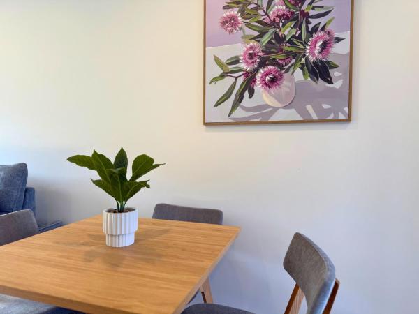 Modern Fairfield Escape For Families And Groups - Porirua