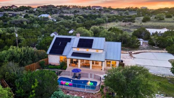 Bonham Retreat By Avantstay - Dripping Springs, TX