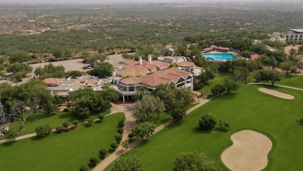 A la foto es mostra l'objecte Arbian Sea Country Club situat a la ciutat de Karachi.