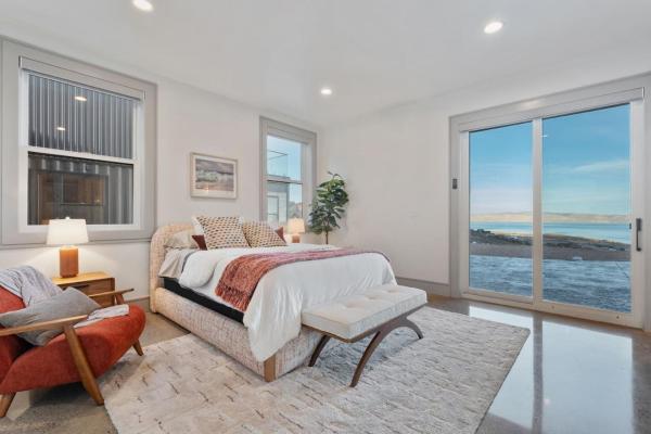 7500sqft Designer Container Home - Hot Tub, Game Room, And More - Bear Lake